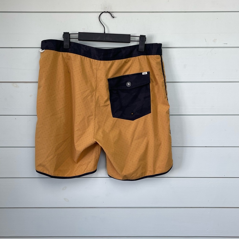 Vuori mustard yellow board‎ shorts men’s size XL 36 - Picture 2 of 7